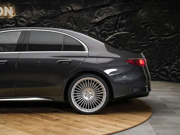 MERCEDES-BENZ E 53 AMG Hybrid 4Matic+ 9G-Tronic *21" Felgen*Werksgarantie*Head-Up*Burmester*