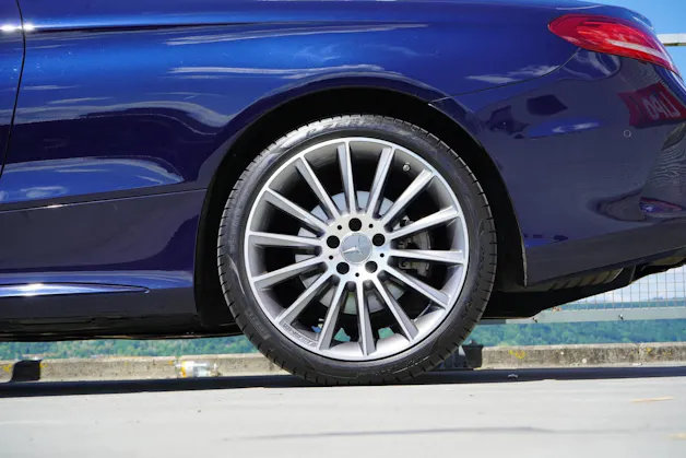 MERCEDES-BENZ C 250 CABRIOLET AMG LINE 9G-TRONIC l 211 PS