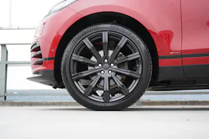 Land Rover RANGE ROVER VELAR R-DYNAMIC D BLACK 240 HSE AUTOMATIC l 240 PS