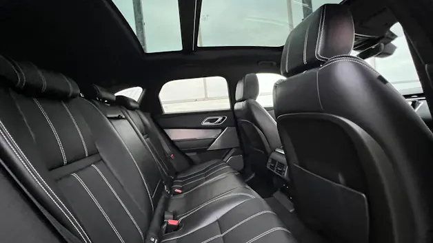 Land Rover RANGE ROVER VELAR R-DYNAMIC D BLACK 240 HSE AUTOMATIC l 240 PS