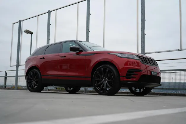 Land Rover RANGE ROVER VELAR R-DYNAMIC D BLACK 240 HSE AUTOMATIC l 240 PS