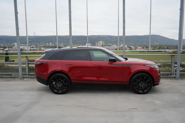 Land Rover RANGE ROVER VELAR R-DYNAMIC D BLACK 240 HSE AUTOMATIC l 240 PS