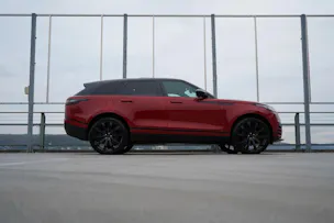 Land Rover RANGE ROVER VELAR R-DYNAMIC D BLACK 240 HSE AUTOMATIC l 240 PS