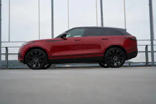 Land Rover RANGE ROVER VELAR R-DYNAMIC D BLACK 240 HSE AUTOMATIC l 240 PS