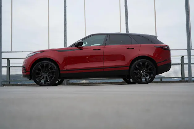 Land Rover RANGE ROVER VELAR R-DYNAMIC D BLACK 240 HSE AUTOMATIC l 240 PS
