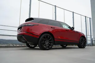 Land Rover RANGE ROVER VELAR R-DYNAMIC D BLACK 240 HSE AUTOMATIC l 240 PS