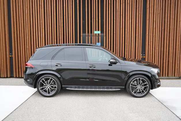 MERCEDES-BENZ GLE 450 4MATIC AMG LINE BLACK 9G-TRONIC l 367 PS