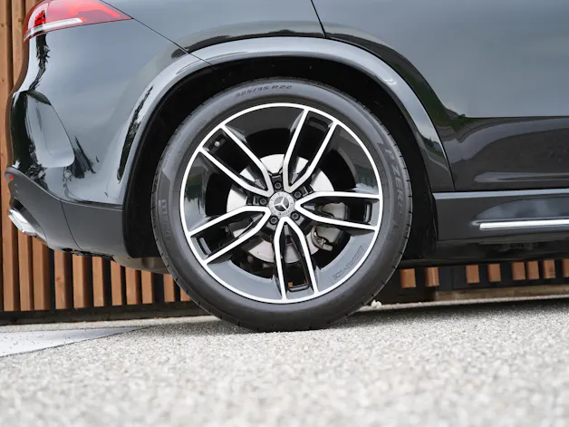 MERCEDES-BENZ GLE 450 4MATIC AMG LINE BLACK 9G-TRONIC l 367 PS