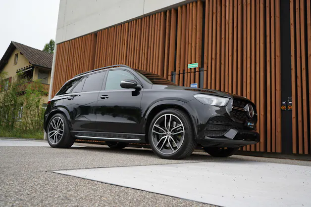 MERCEDES-BENZ GLE 450 4MATIC AMG LINE BLACK 9G-TRONIC l 367 PS