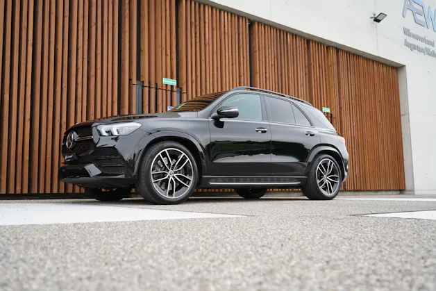 MERCEDES-BENZ GLE 450 4MATIC AMG LINE BLACK 9G-TRONIC l 367 PS