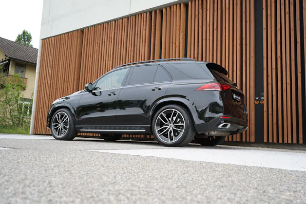 MERCEDES-BENZ GLE 450 4MATIC AMG LINE BLACK 9G-TRONIC l 367 PS
