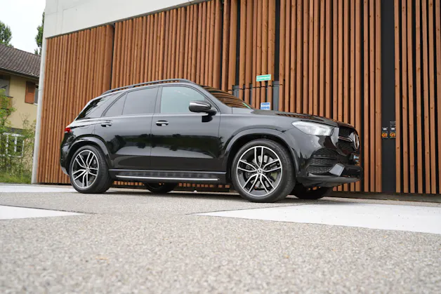 MERCEDES-BENZ GLE 450 4MATIC AMG LINE BLACK 9G-TRONIC l 367 PS