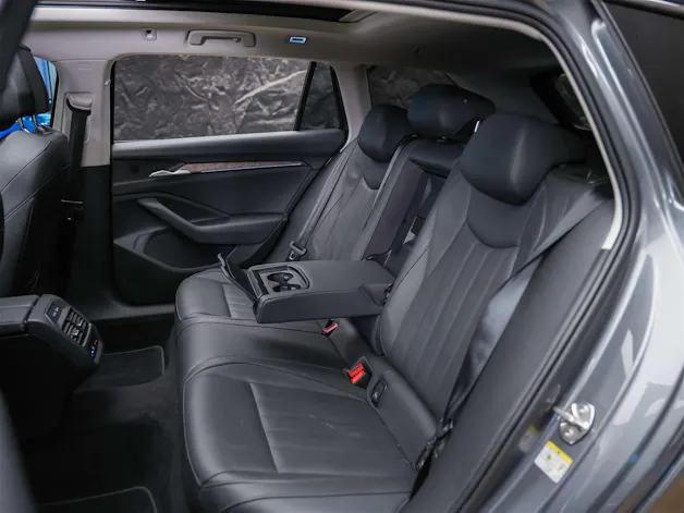 SKODA Superb Combi 2.0 TDi L&K 4x4 DSG *Panorama*Massage*Sitzbelüftung*AHK*