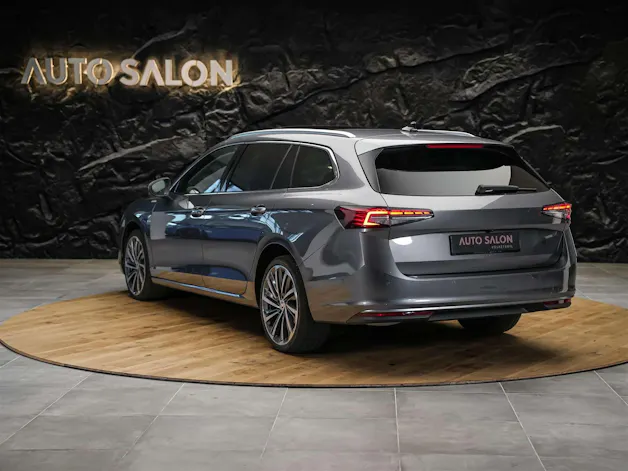SKODA Superb Combi 2.0 TDi L&K 4x4 DSG *Panorama*Massage*Sitzbelüftung*AHK*