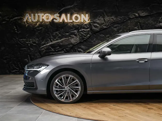 SKODA Superb Combi 2.0 TDi L&K 4x4 DSG *Panorama*Massage*Sitzbelüftung*AHK*