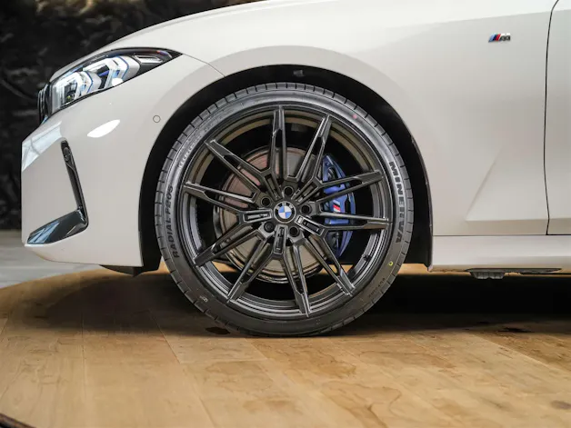 BMW M340i xDrive Touring Steptronic *Facelift 2025*20" Felgen*Panorama*360° Kamera*