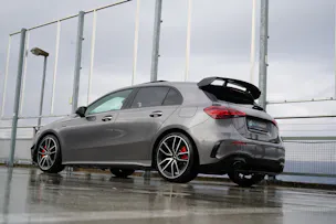 MERCEDES-BENZ AMG 35 4MATIC BLACK ll AERODYNAMIK 8G-DCT l 306 PS