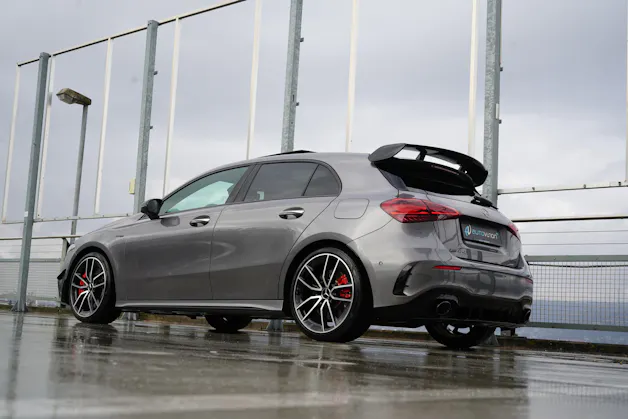 MERCEDES-BENZ AMG 35 4MATIC BLACK ll AERODYNAMIK 8G-DCT l 306 PS