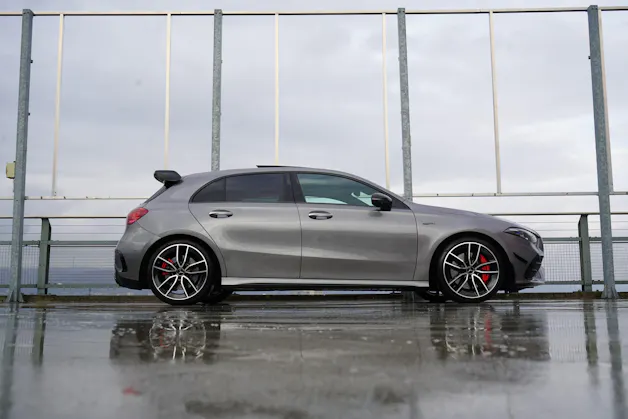 MERCEDES-BENZ AMG 35 4MATIC BLACK ll AERODYNAMIK 8G-DCT l 306 PS