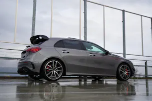 MERCEDES-BENZ AMG 35 4MATIC BLACK ll AERODYNAMIK 8G-DCT l 306 PS