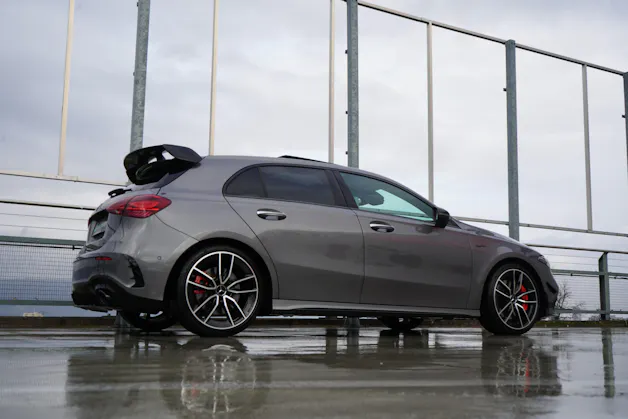 MERCEDES-BENZ AMG 35 4MATIC BLACK ll AERODYNAMIK 8G-DCT l 306 PS