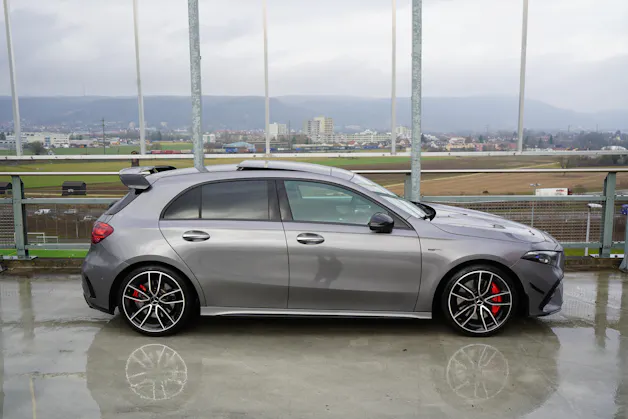 MERCEDES-BENZ AMG 35 4MATIC BLACK ll AERODYNAMIK 8G-DCT l 306 PS