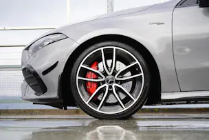 MERCEDES-BENZ AMG 35 4MATIC BLACK ll AERODYNAMIK 8G-DCT l 306 PS