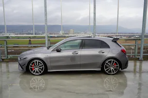 MERCEDES-BENZ AMG 35 4MATIC BLACK ll AERODYNAMIK 8G-DCT l 306 PS