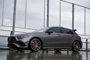 MERCEDES-BENZ AMG 35 4MATIC BLACK ll AERODYNAMIK 8G-DCT l 306 PS