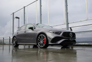 MERCEDES-BENZ AMG 35 4MATIC BLACK ll AERODYNAMIK 8G-DCT l 306 PS