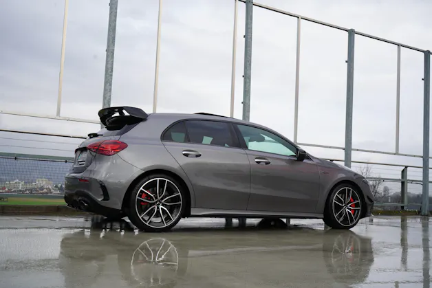 MERCEDES-BENZ AMG 35 4MATIC BLACK ll AERODYNAMIK 8G-DCT l 306 PS