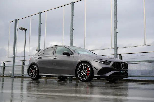MERCEDES-BENZ AMG 35 4MATIC BLACK ll AERODYNAMIK 8G-DCT l 306 PS