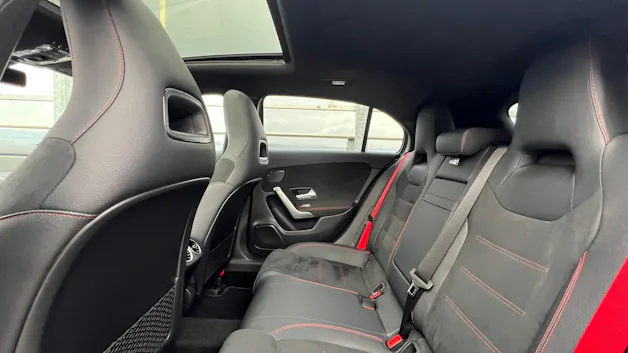 MERCEDES-BENZ AMG 35 4MATIC BLACK ll AERODYNAMIK 8G-DCT l 306 PS