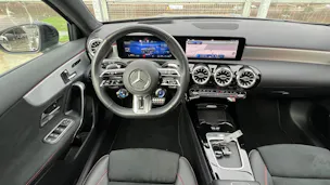 MERCEDES-BENZ AMG 35 4MATIC BLACK ll AERODYNAMIK 8G-DCT l 306 PS