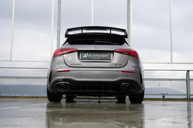 MERCEDES-BENZ AMG 35 4MATIC BLACK ll AERODYNAMIK 8G-DCT l 306 PS