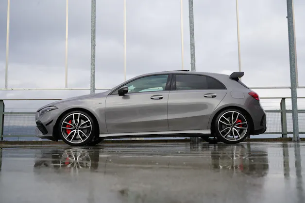 MERCEDES-BENZ AMG 35 4MATIC BLACK ll AERODYNAMIK 8G-DCT l 306 PS