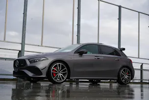 MERCEDES-BENZ AMG 35 4MATIC BLACK ll AERODYNAMIK 8G-DCT l 306 PS