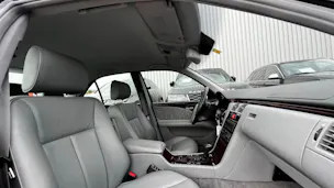MERCEDES-BENZ E 280 ELÉGANCE 4-MATIC AUTOMATIC l 204 PS