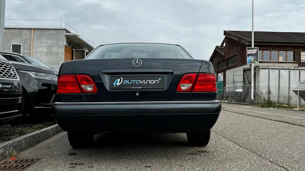 MERCEDES-BENZ E 280 ELÉGANCE 4-MATIC AUTOMATIC l 204 PS