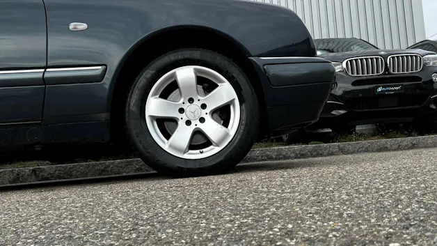 MERCEDES-BENZ E 280 ELÉGANCE 4-MATIC AUTOMATIC l 204 PS