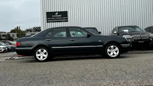MERCEDES-BENZ E 280 ELÉGANCE 4-MATIC AUTOMATIC l 204 PS