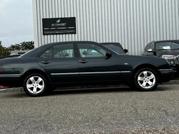 MERCEDES-BENZ E 280 ELÉGANCE 4-MATIC AUTOMATIC l 204 PS