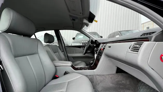 MERCEDES-BENZ E 280 ELÉGANCE 4-MATIC AUTOMATIC l 204 PS