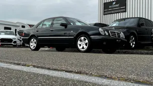 MERCEDES-BENZ E 280 ELÉGANCE 4-MATIC AUTOMATIC l 204 PS