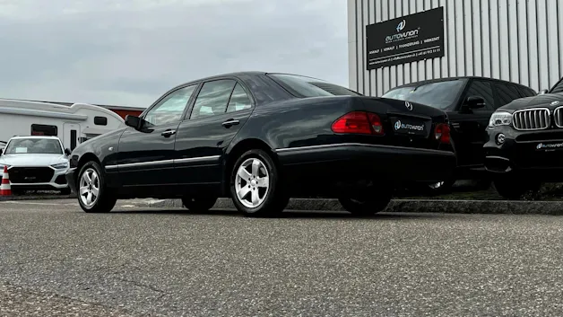 MERCEDES-BENZ E 280 ELÉGANCE 4-MATIC AUTOMATIC l 204 PS