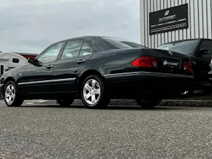 MERCEDES-BENZ E 280 ELÉGANCE 4-MATIC AUTOMATIC l 204 PS