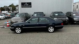 MERCEDES-BENZ E 280 ELÉGANCE 4-MATIC AUTOMATIC l 204 PS