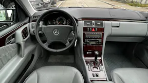 MERCEDES-BENZ E 280 ELÉGANCE 4-MATIC AUTOMATIC l 204 PS
