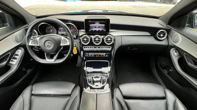 MERCEDES-BENZ C 250 d SWISS STAR AMG LINE NIGHT 4MATIC 9G-TRONIC l 204 PS
