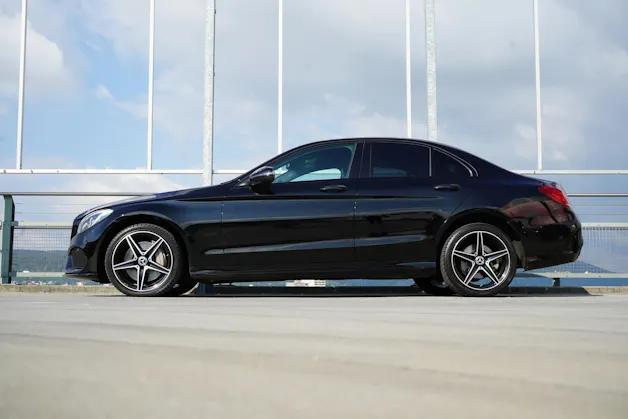 MERCEDES-BENZ C 250 d SWISS STAR AMG LINE NIGHT 4MATIC 9G-TRONIC l 204 PS